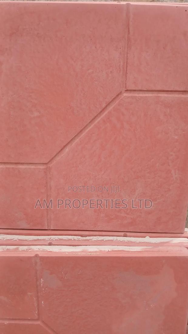 Pavement Blocks, Slabs and Garden Kerbs · Photo 2