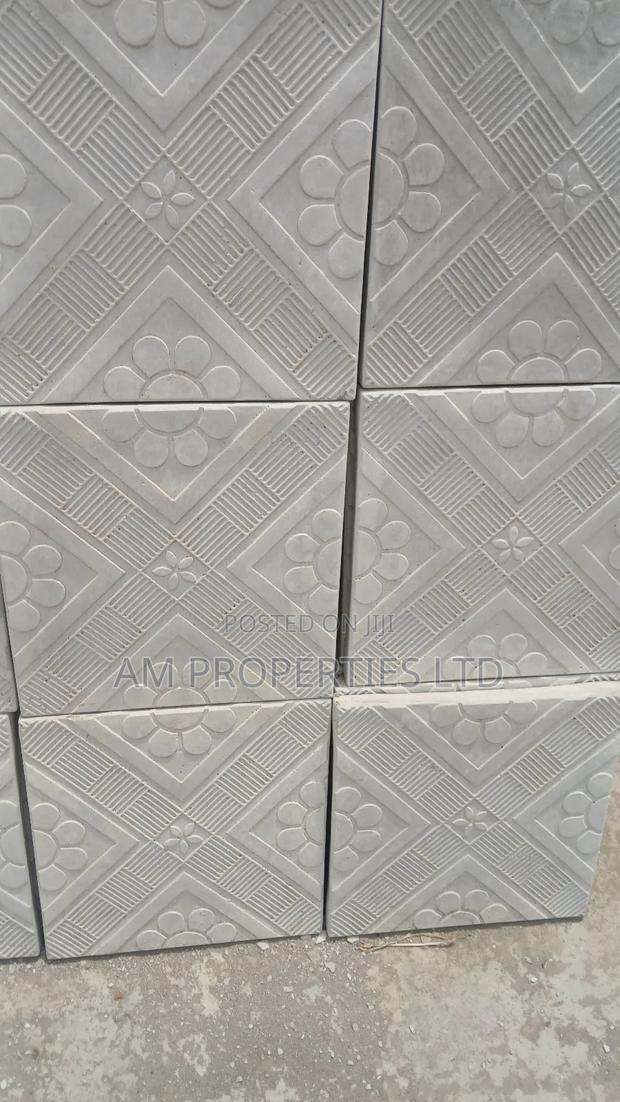 Pavement Blocks, Slabs and Garden Kerbs · Photo 3