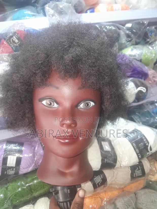Afro Human Mannequin Head · Photo 1