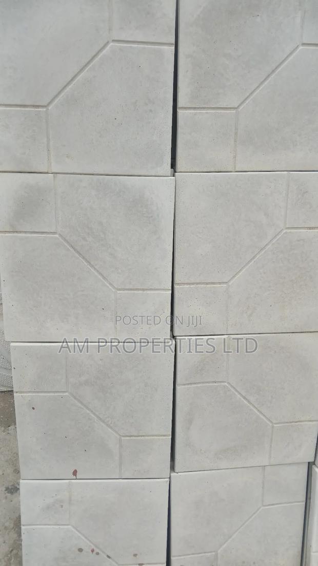 Quality Pavement Slabs and Garden Kerb · Photo 4
