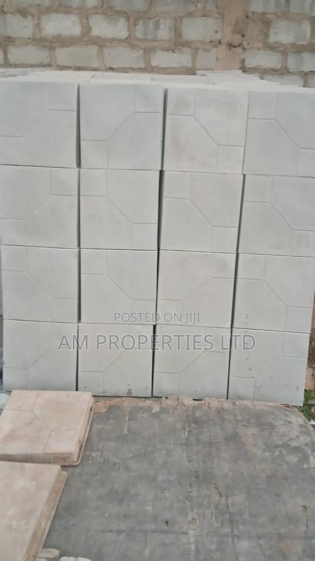Quality Pavement Slabs and Garden Kerb · Photo 1