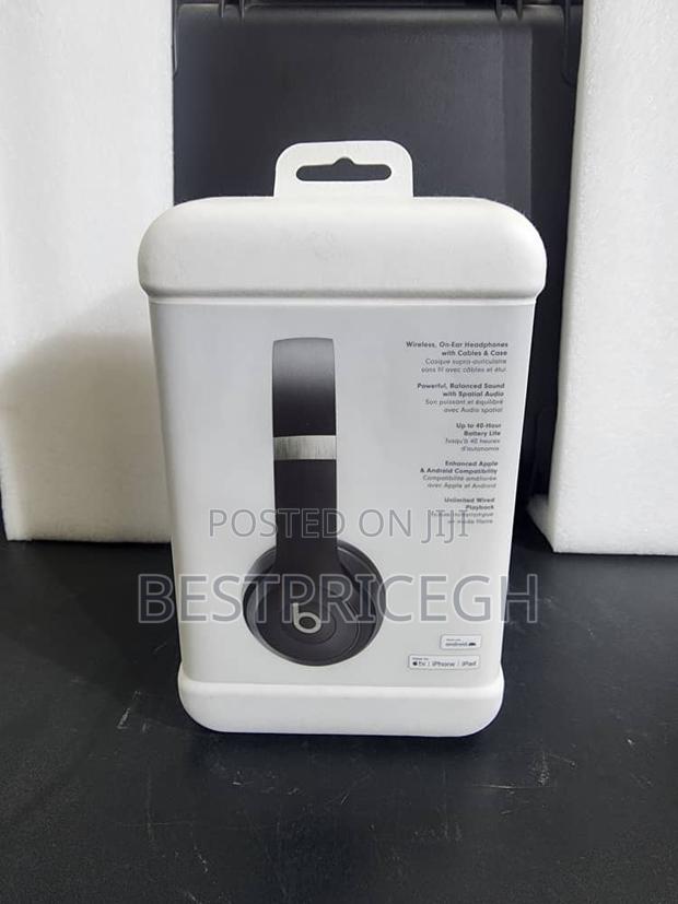 Beats Solo 4 · Photo 2
