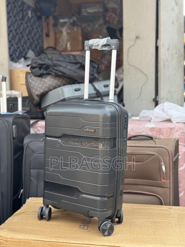 Small Size 19 Inches Trolley Traveling Bag at Plbagsgh · Photo 1