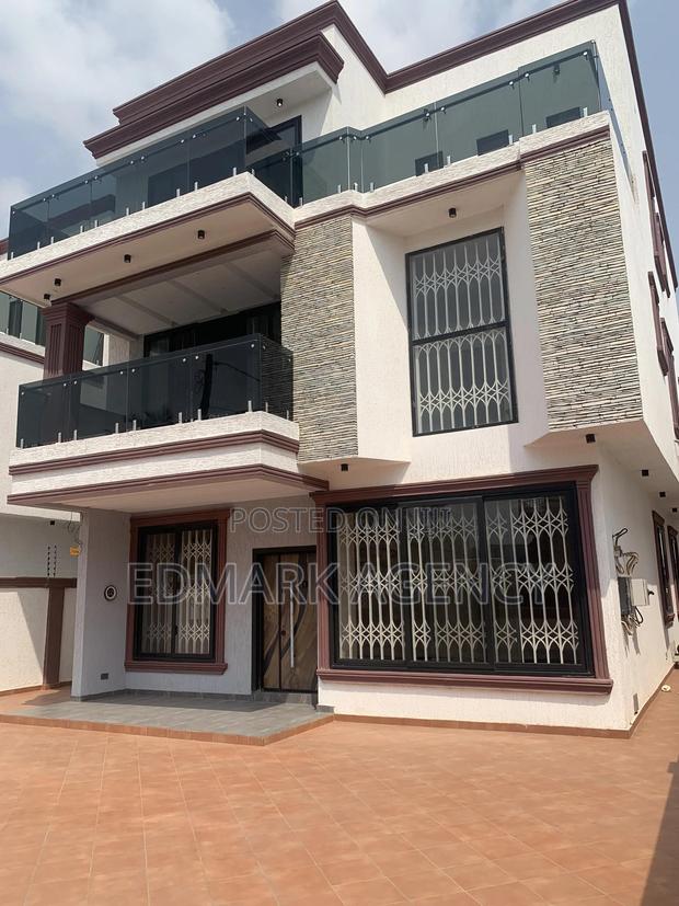 5bdrm House in Ars Ogbojo, American House for sale · Photo 1