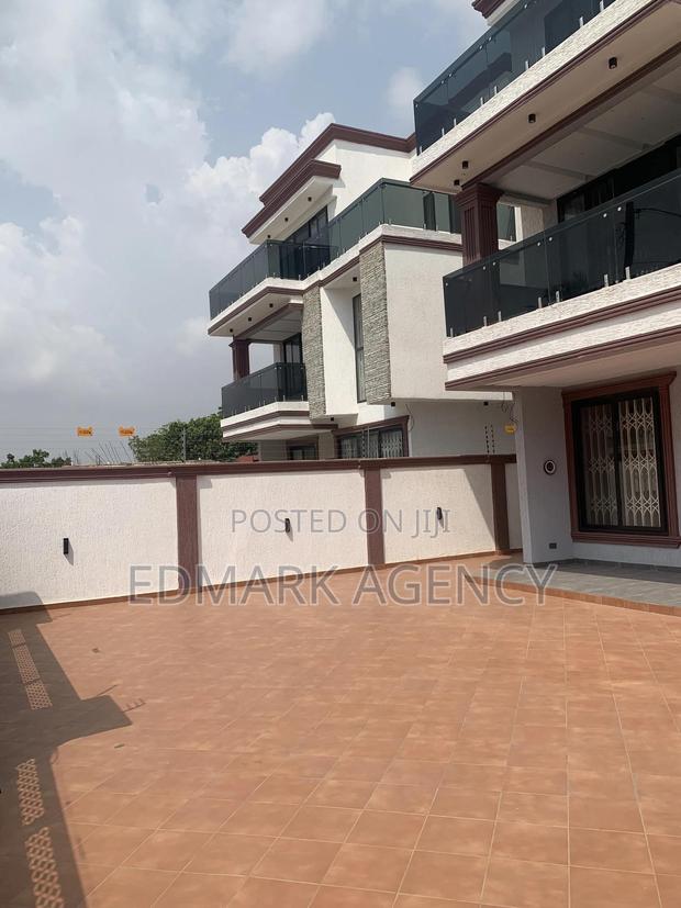 5bdrm House in Ars Ogbojo, American House for sale · Photo 2