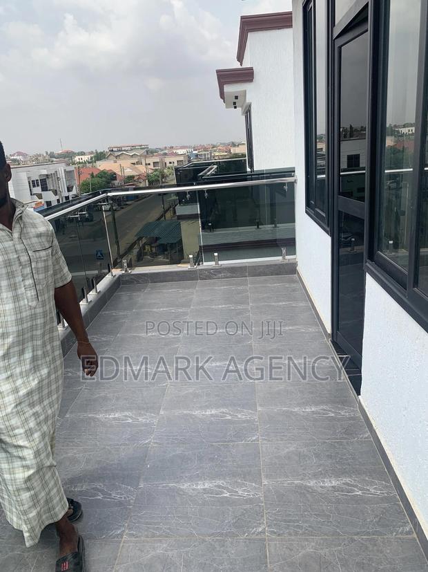 5bdrm House in Ars Ogbojo, American House for sale · Photo 4