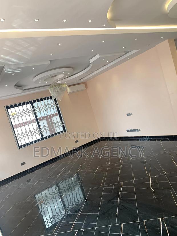 5bdrm House in Ars Ogbojo, American House for sale · Photo 8