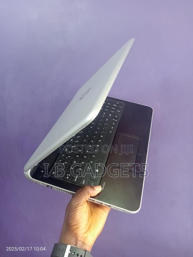 Laptop HP 15 8GB AMD A8 SSD 128GB · Photo 1