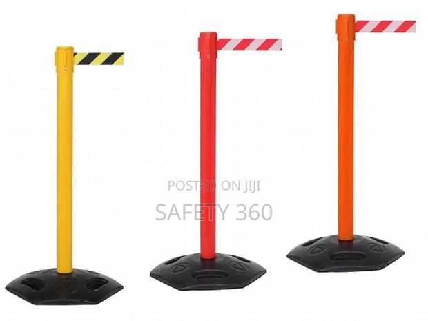 Retractable Belt Barrier · Photo 1