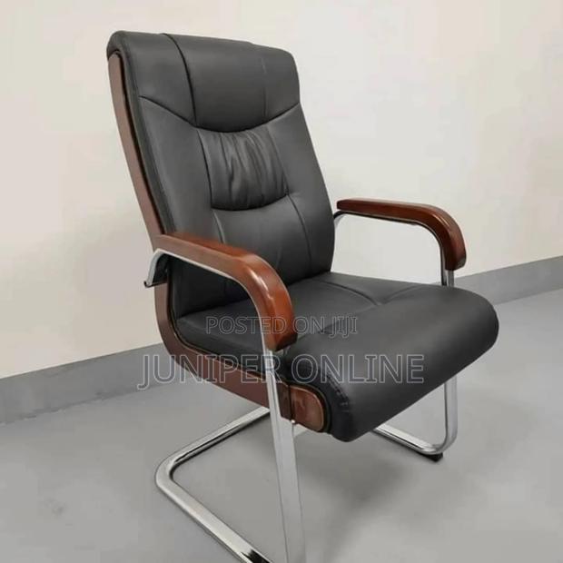 Waiting Chair Pretty Bonus Kreen · Photo 1
