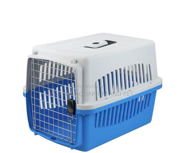 21 Inch Dog Plastic Crete · Photo 2