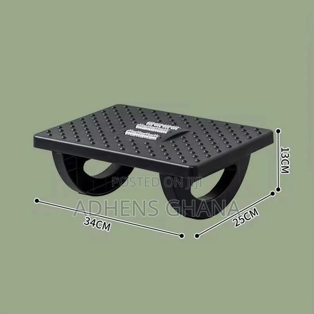 Ergonomic Footrest Under Desk at Work · Photo 3