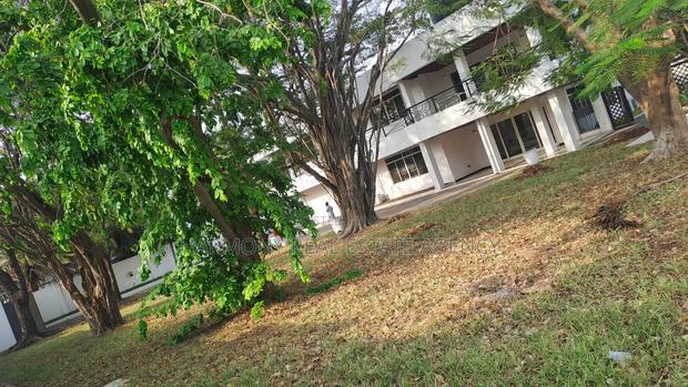 4bdrm House in Dzorwulu for rent · Photo 8
