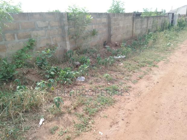 Fenced Plot of Land for Sale · Photo 1