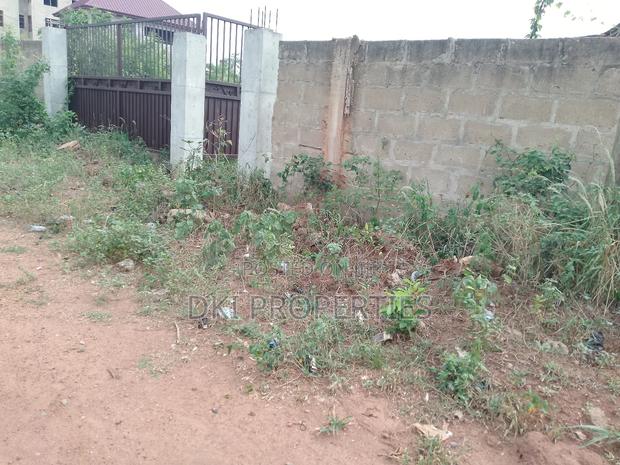 Fenced Plot of Land for Sale · Photo 2