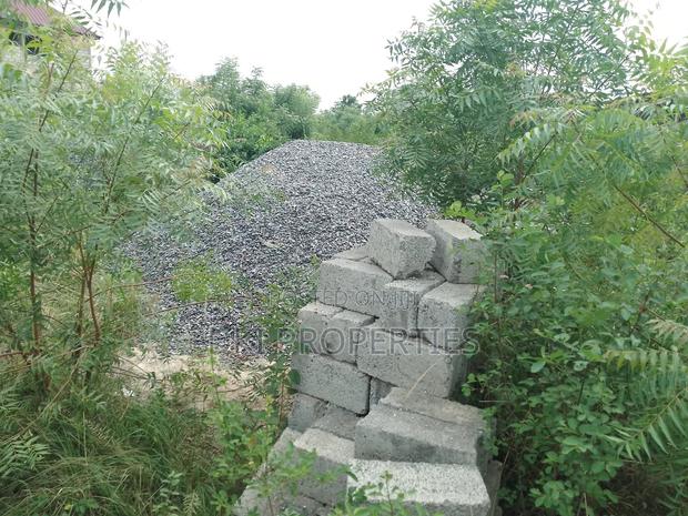 Fenced Plot of Land for Sale · Photo 3