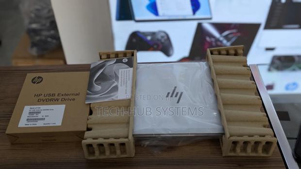 New Laptop HP EliteBook 640 G11 16GB AMD Ryzen 5 SSD 1T · Photo 2