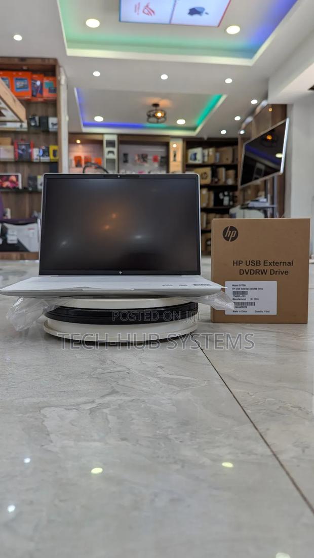 New Laptop HP EliteBook 640 G11 16GB AMD Ryzen 5 SSD 1T · Photo 3