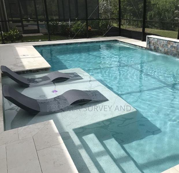 Backyard Swimming Pool · Photo 2