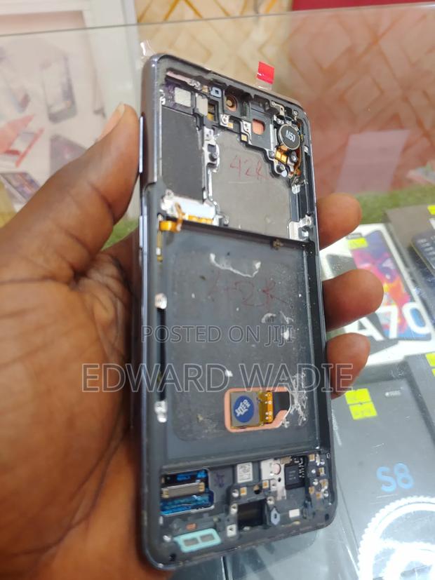 Galaxy S21 Screen · Photo 3