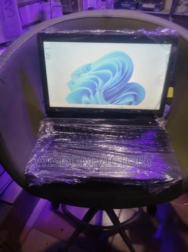 New Laptop Dell Latitude 7400 8GB Intel Core i5 HDD 320GB · Photo 1