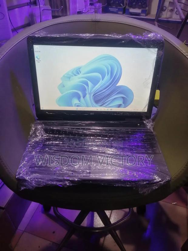 New Laptop Dell Latitude 7400 8GB Intel Core i5 HDD 320GB · Photo 2