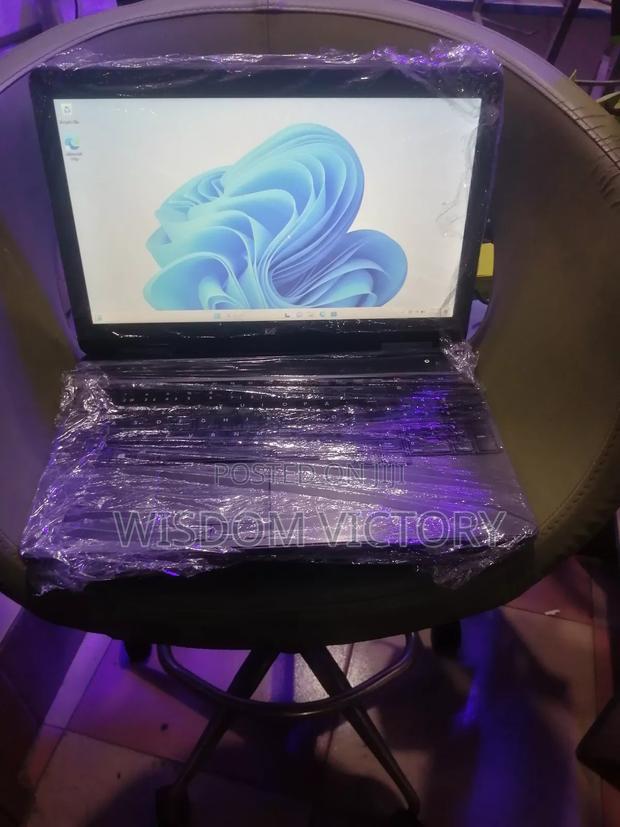 New Laptop Dell Latitude 7400 8GB Intel Core i5 HDD 320GB · Photo 4