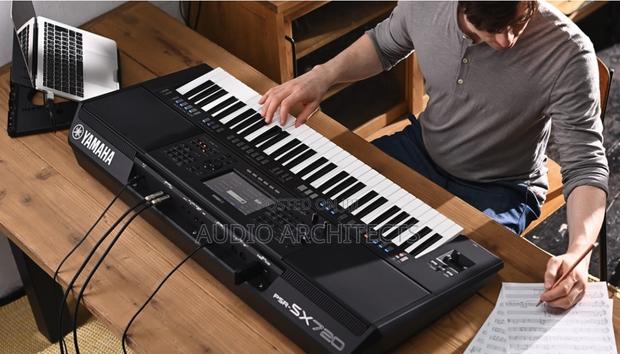 Yamaha PSR Sx720 (Original ) · Photo 2