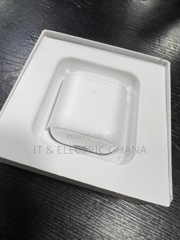 Wireless Earbud · Photo 2