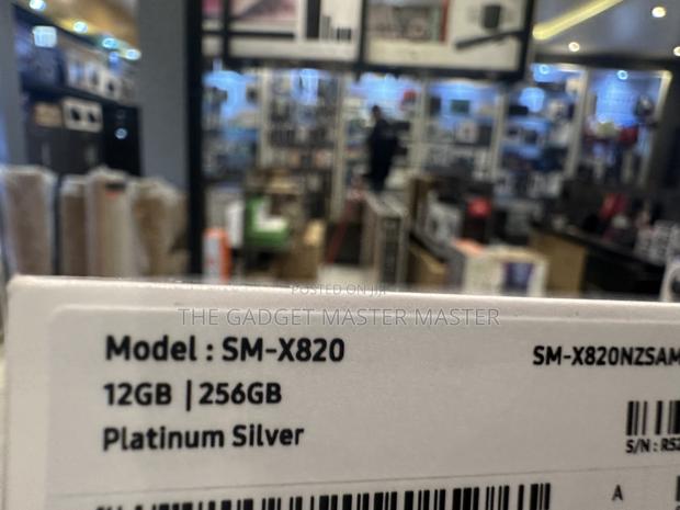New Samsung Galaxy Tab S10+ 5G 256 GB Gray · Photo 3