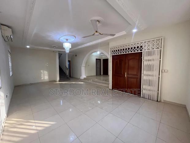 4bdrm Duplex in Adjiriganor for rent · Photo 4