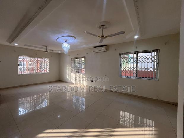 4bdrm Duplex in Adjiriganor for rent · Photo 6