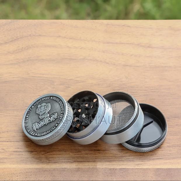 Pocket Size Grinder/Crusher 40mm · Photo 2