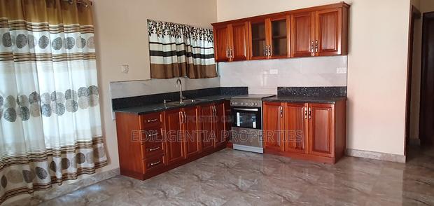 Furnished 3bdrm Apartment in Sakumono for rent · Photo 3