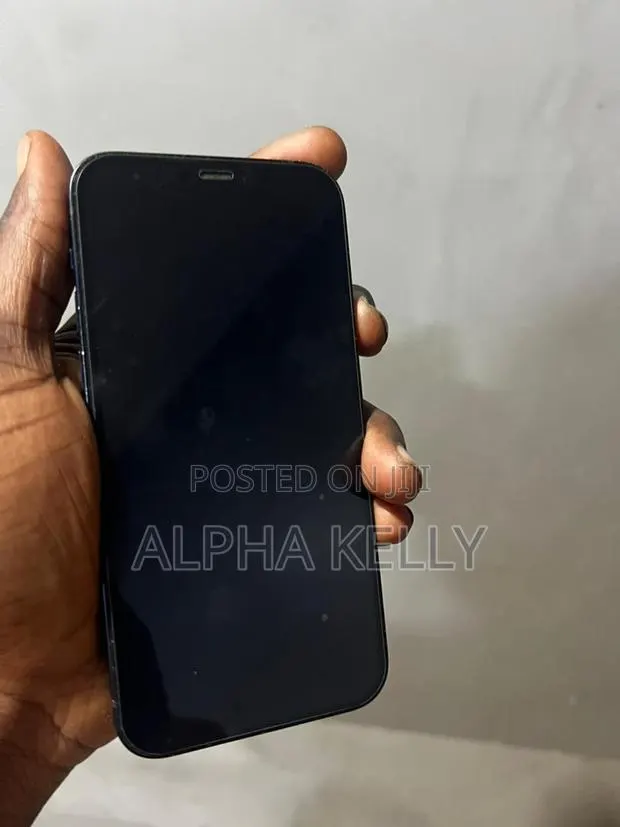 Apple iPhone 12 128 GB Black · Photo 1