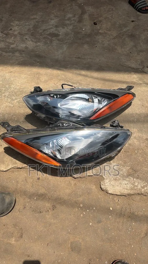 Mazda 2 Headlight 2007,2008,2009,2010,2011,2012 · Photo 1