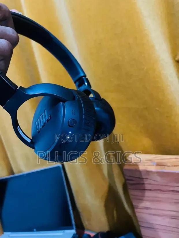 JBL Tune 670nc Noise Cancelling · Photo 4