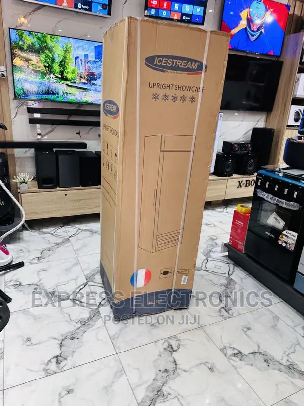 SEE Through Display Fridge Icestream UNI-400C 338LTRS · Photo 1