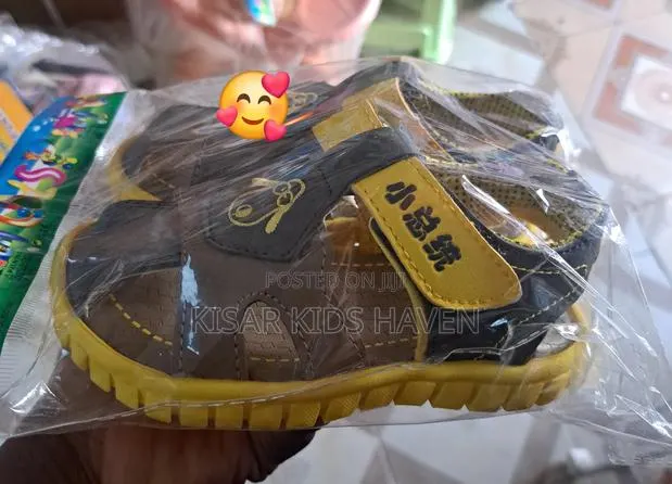 Walk With Easy Boys Sandals Size 24, 25 · Photo 1