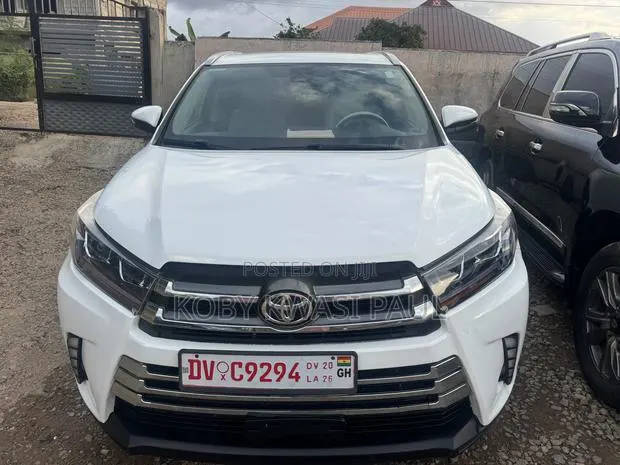 Toyota Highlander XLE 4x2 V6 (3.5L 6cyl 8A) 2018 White · Photo 1