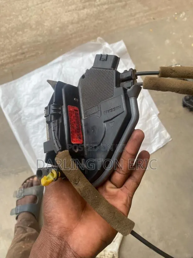 Nissan Sentra 2013-2019 Door Lock · Photo 1