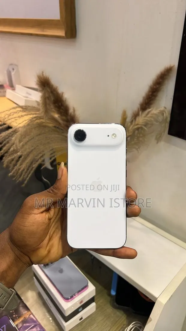 Apple iPhone Air 256 GB Silver · Photo 1