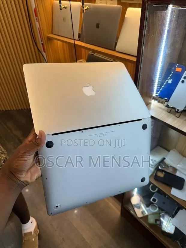 Laptop Apple MacBook 2013 4GB Intel Core 5 SSHD (Hybrid) 140GB · Photo 1