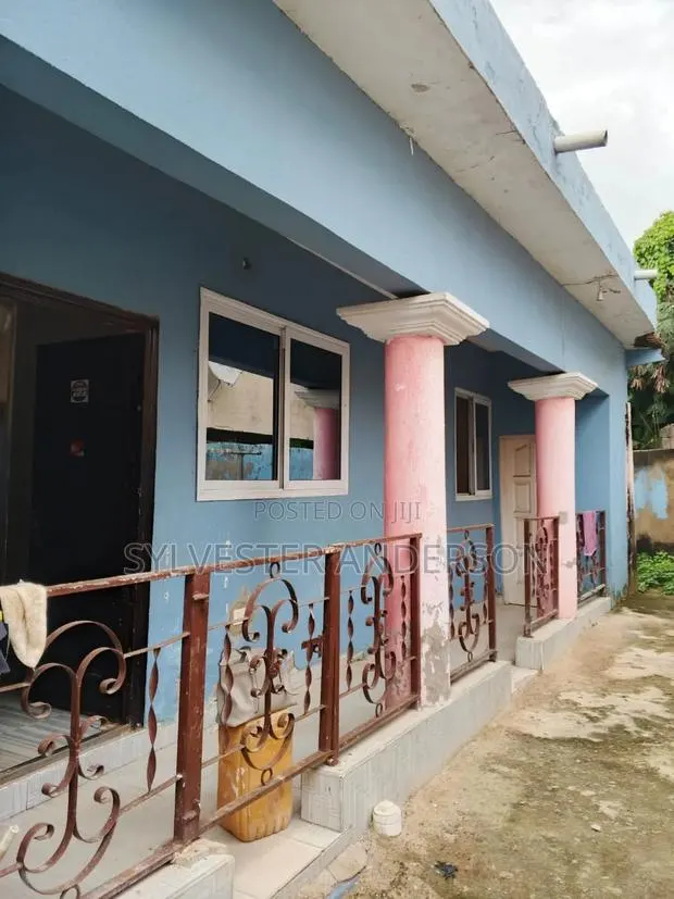 3 Bedrooms Self Compound for Rent · Photo 1