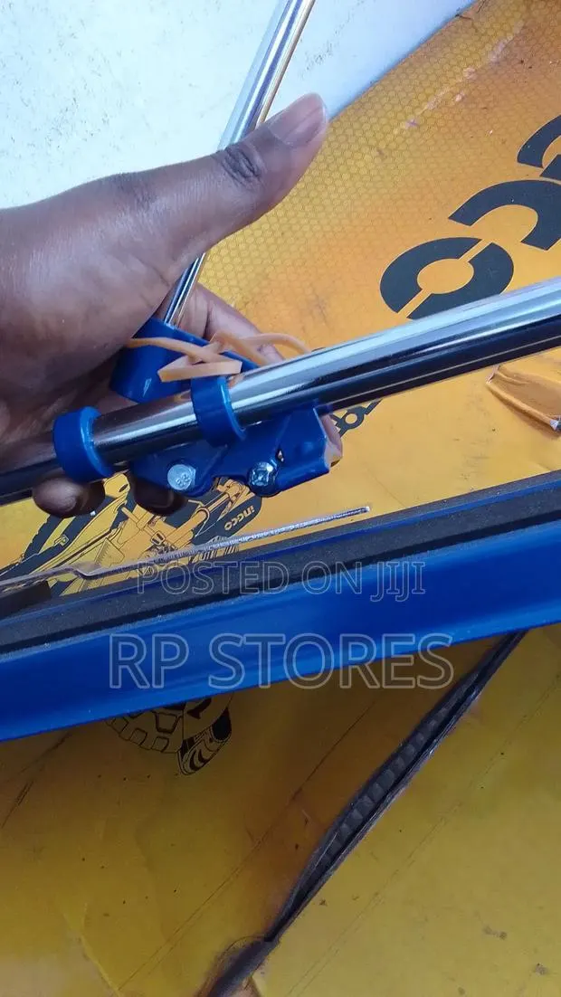 Tile Cutter 60/60mm · Photo 1