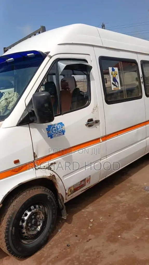 Mercedes-Benz Sprinter 2010 White · Photo 1