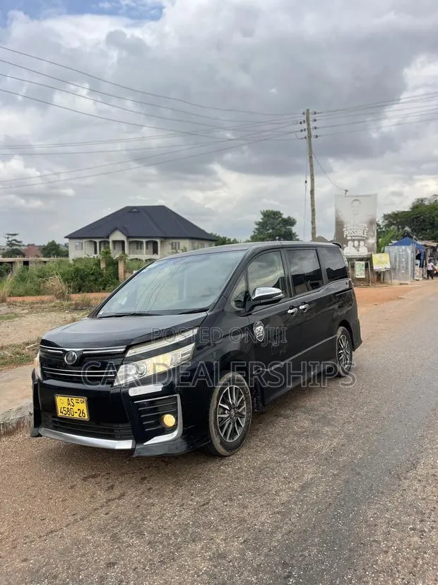 Toyota Voxy 2015 Black · Photo 1