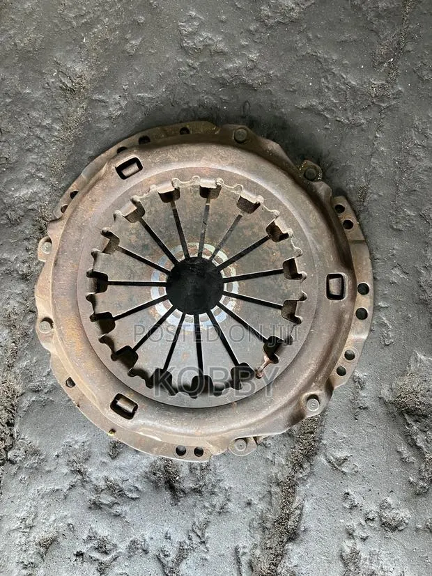 Hiace / Fish Pressure Plate/ Clutch Disc 2005-2007,2008,2009,2010,2012 · Photo 1