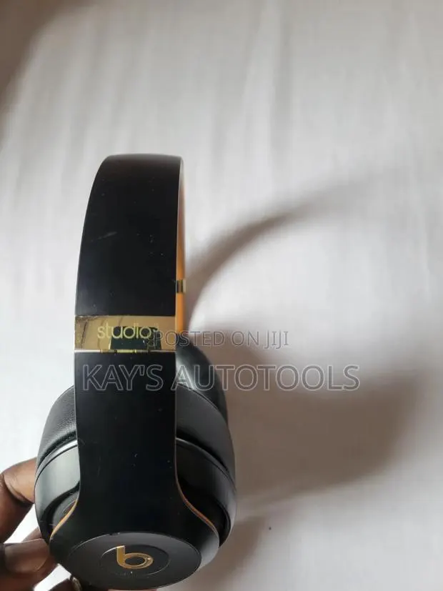 Beats Studio 3 Wireless Headphones · Photo 1