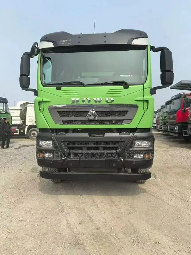 Sinotruk Howo Tx Heavy-Duty Green Tipper Truck · Photo 1